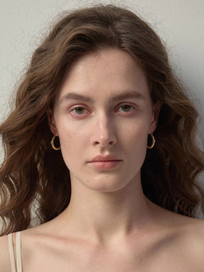 MUKTANK×SUN HUNTER Small-Sized Brushed Huggie Earrings