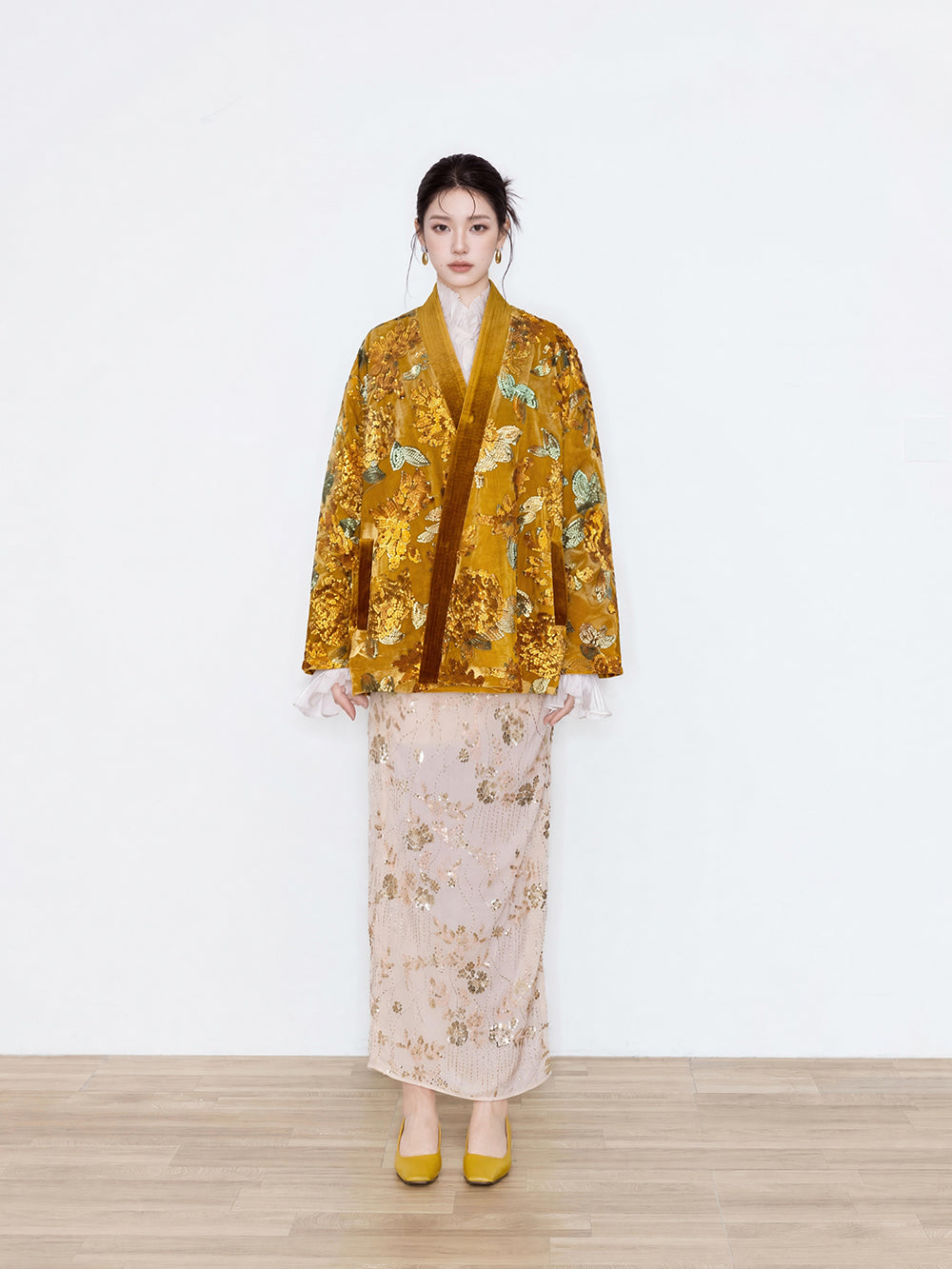 MUKZIN×Flourishing Blooms New Chinese-Style Vintage Velvet Jacket with Heavy Sequin Floral Embroidery