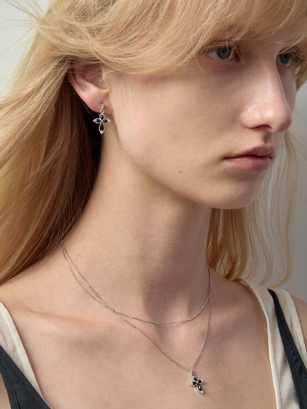 MUKTANK×SUN HUNTER Black Agate Petal Cross Drop Earrings