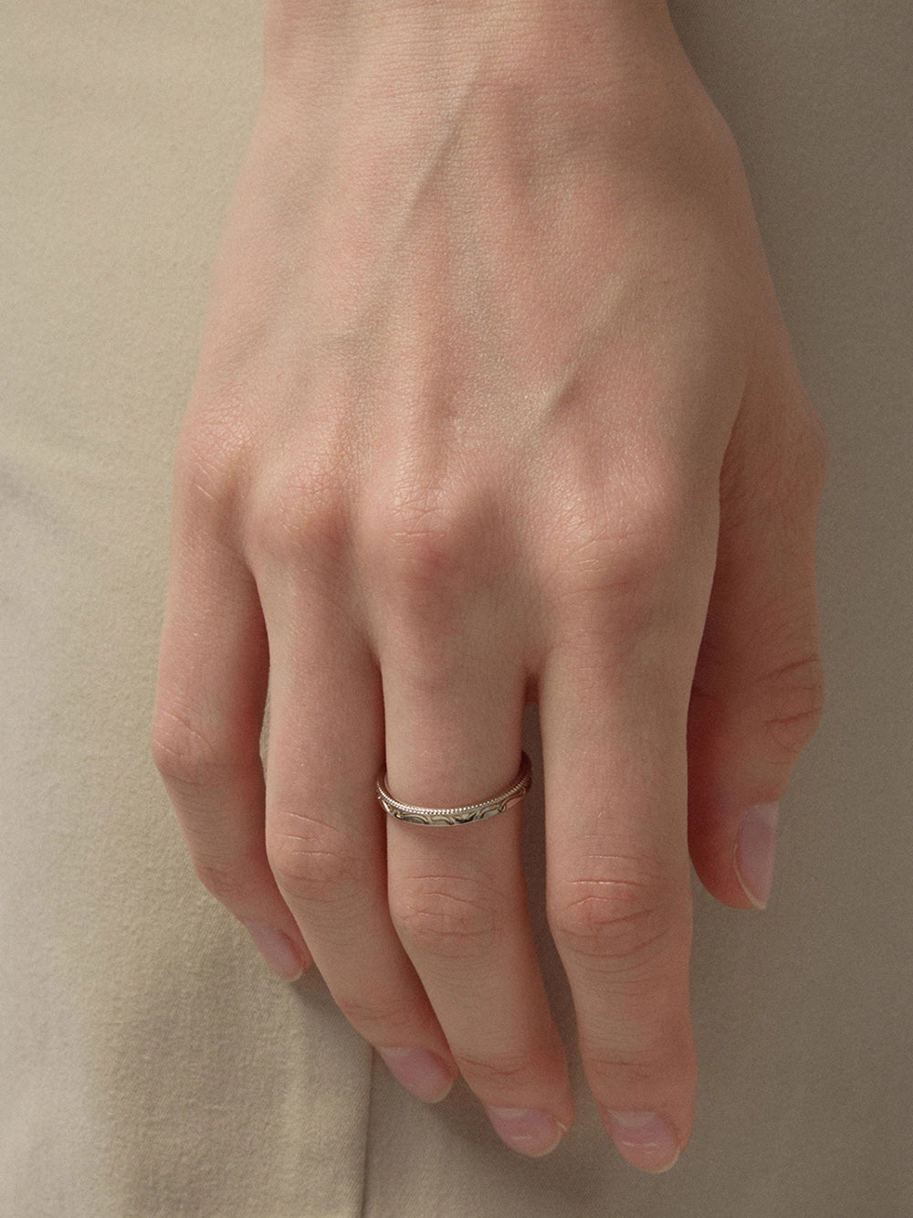 MUKTANK×SUN HUNTER Embossed Iris Flower Narrow Band Ring