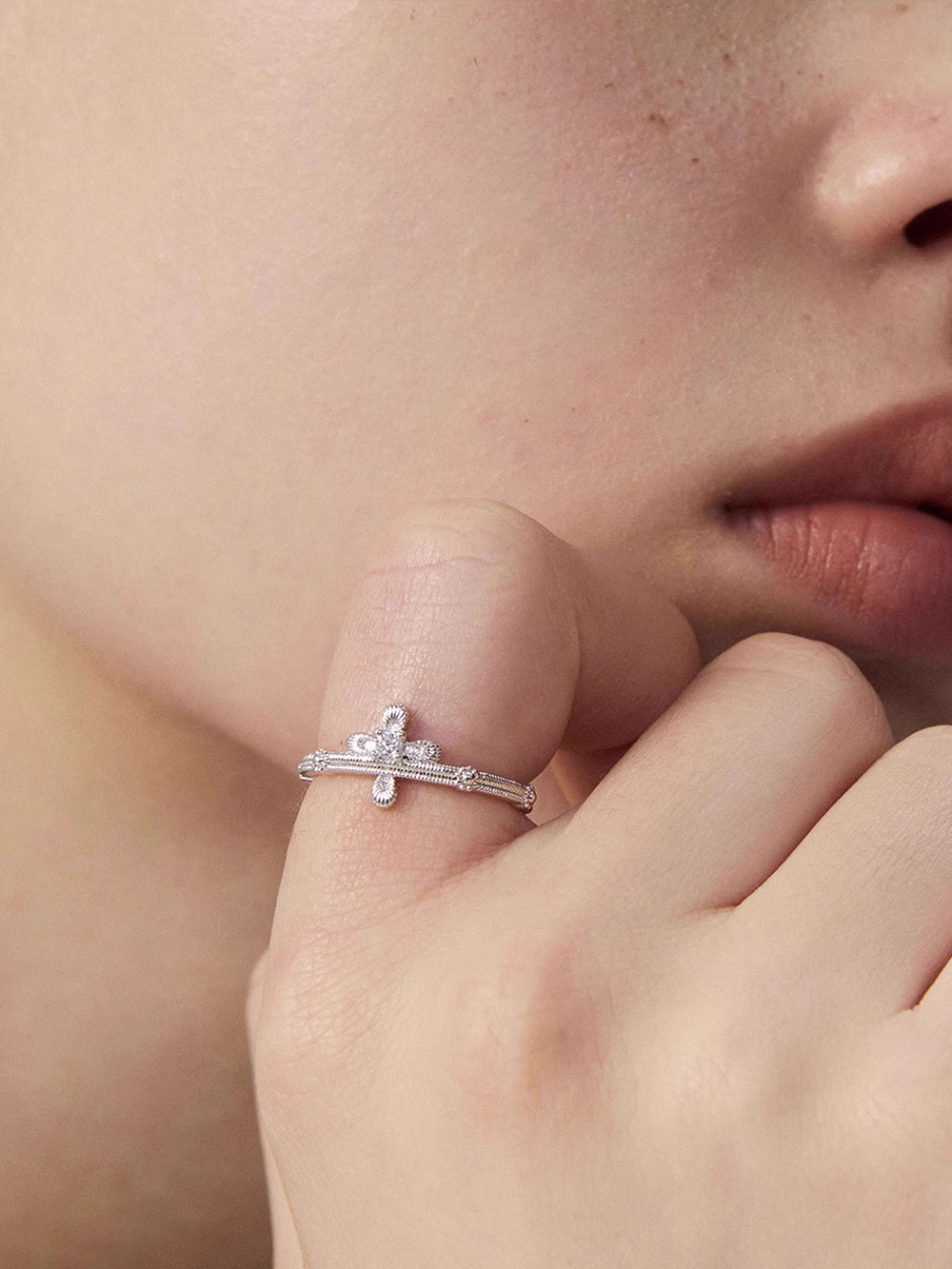 MUKTANK×SUN HUNTER Simple lace cross ring