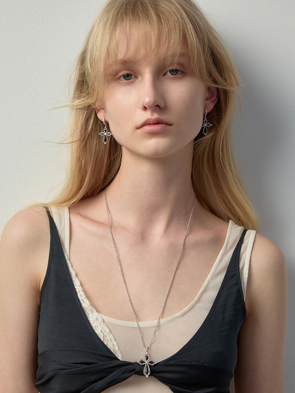 MUKTANK×SUN HUNTER Black Agate Petal Cross Drop Earrings