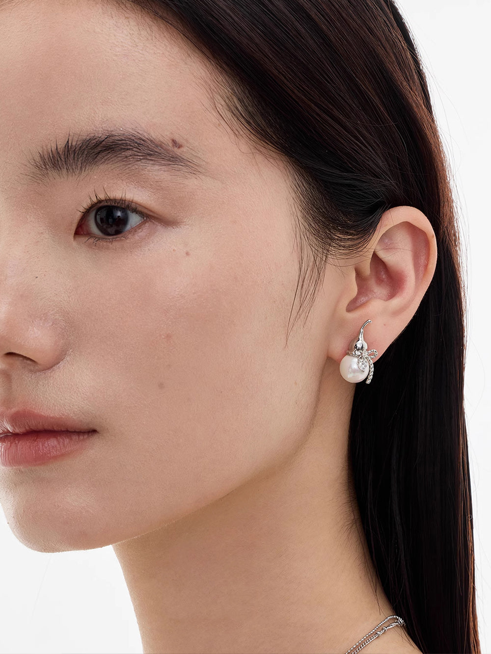 MUKTANK × SUN HUNTER Pearl Fu Lu Stud Earrings