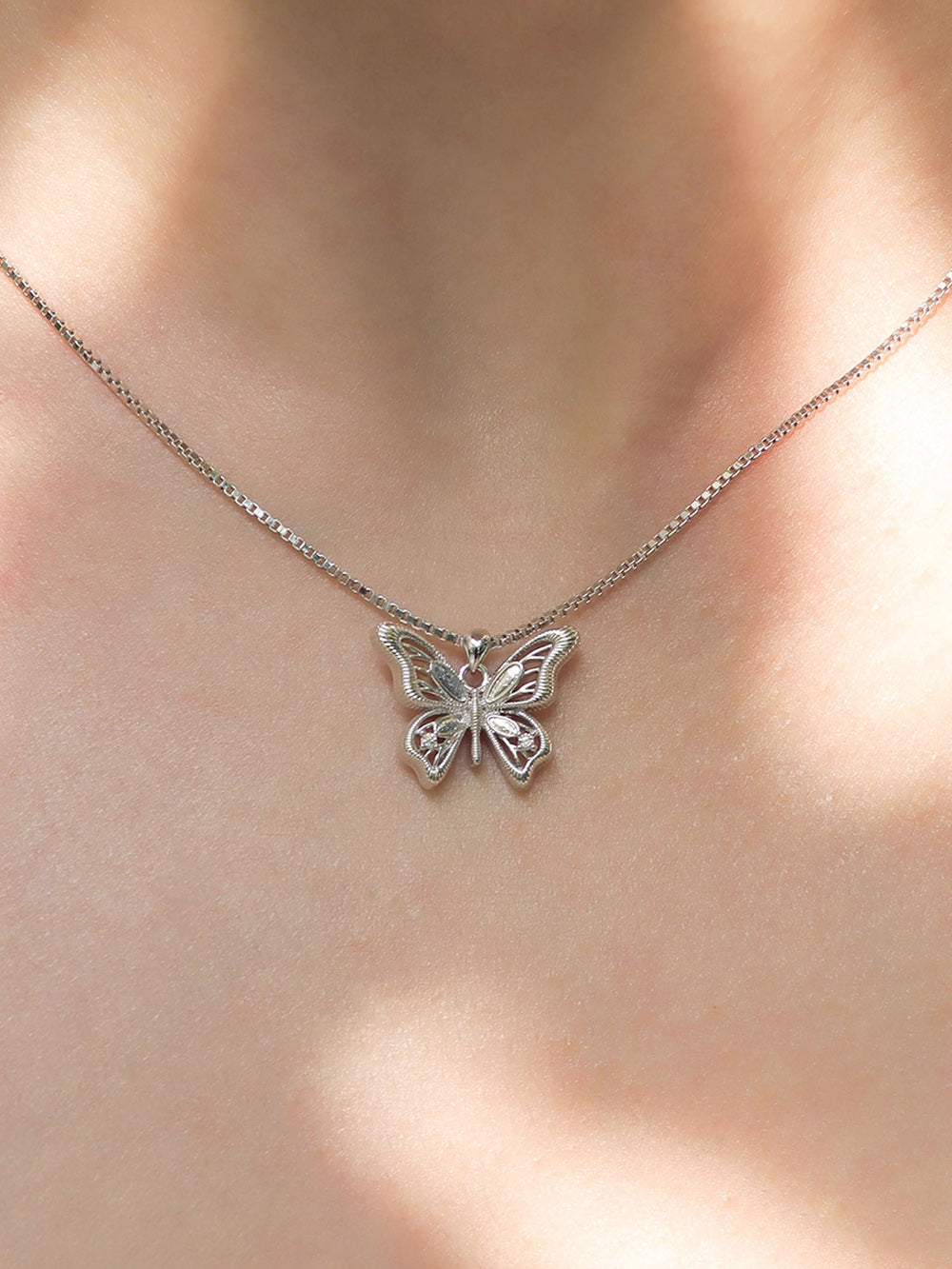 MUKTANK×SUN HUNTER “Emergence”Lace Large Butterfly Simple Chain