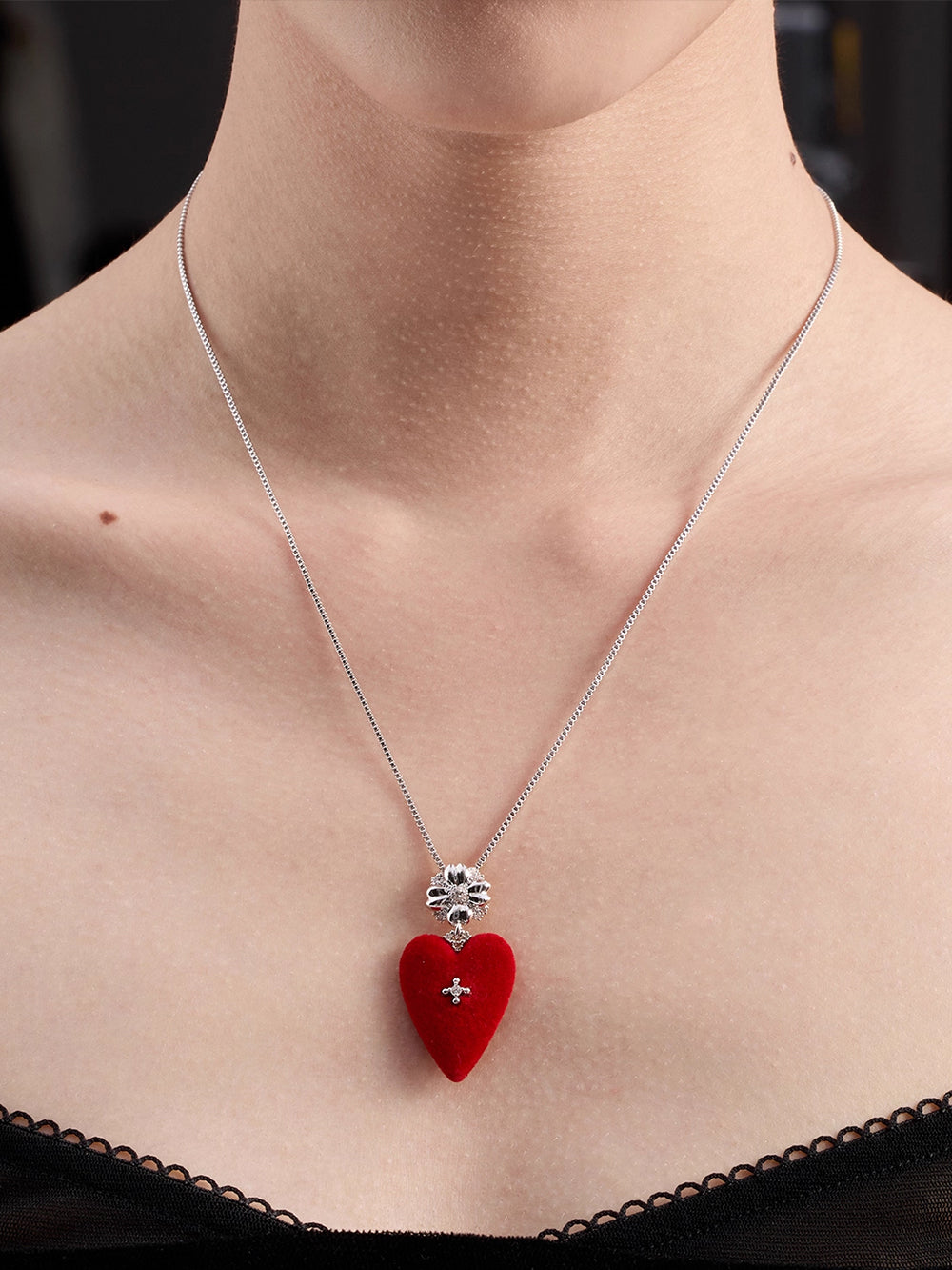 MUKTANK×SUN HUNTER Medium-Sized Velvet Heart Adjustable Slider Necklace
