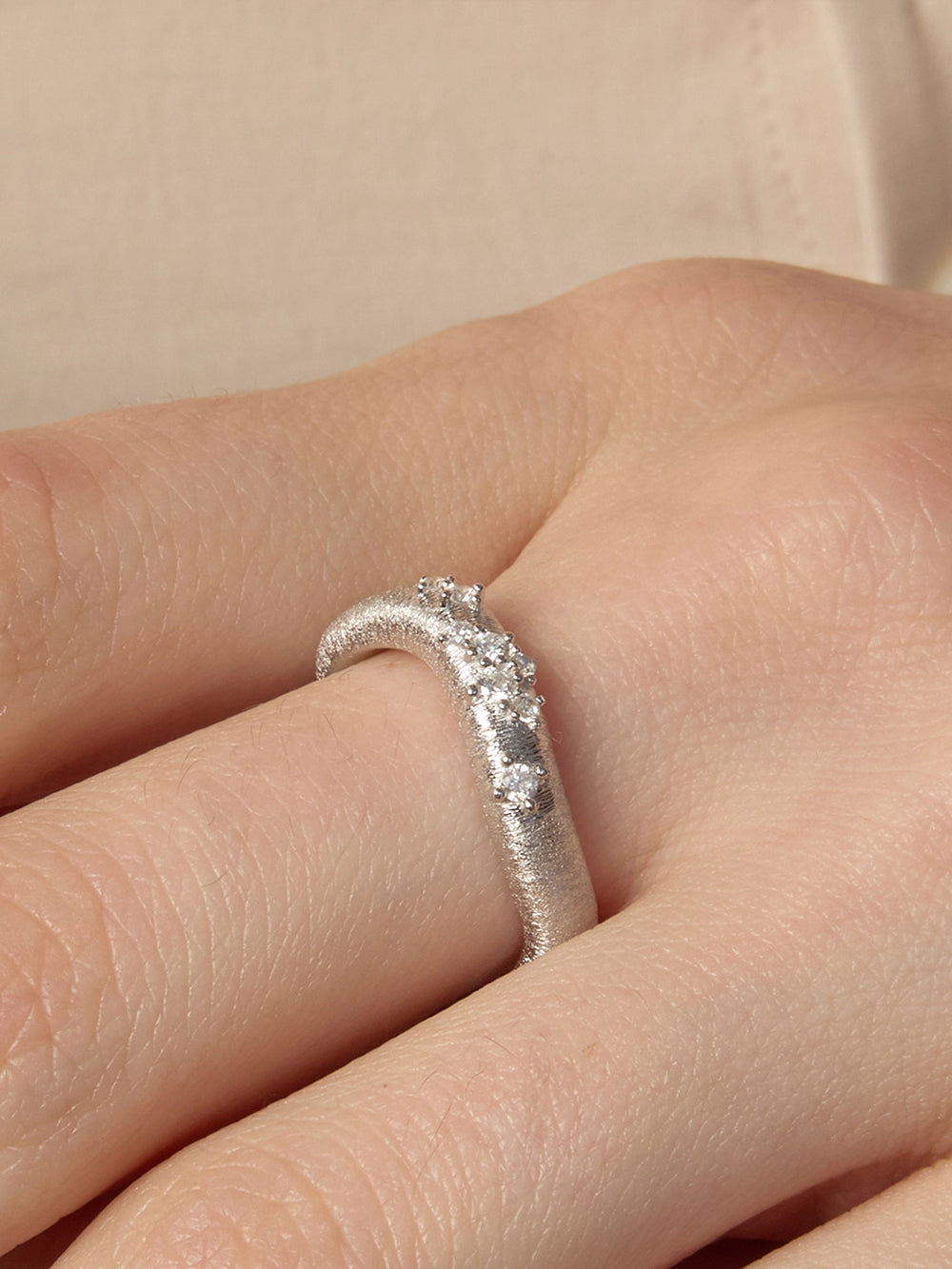 MUKTANK×SUN HUNTER Curved Brushed Diamond-Studded Ring - S925 Silver