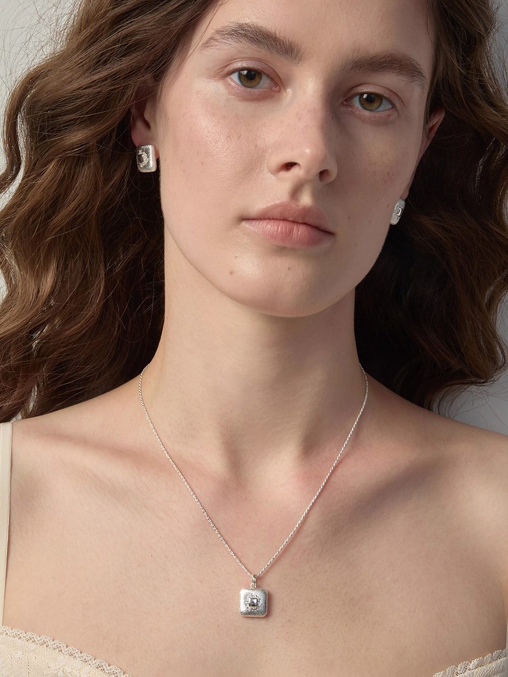 MUKTANK×SUN HUNTER Square Brushed Necklace