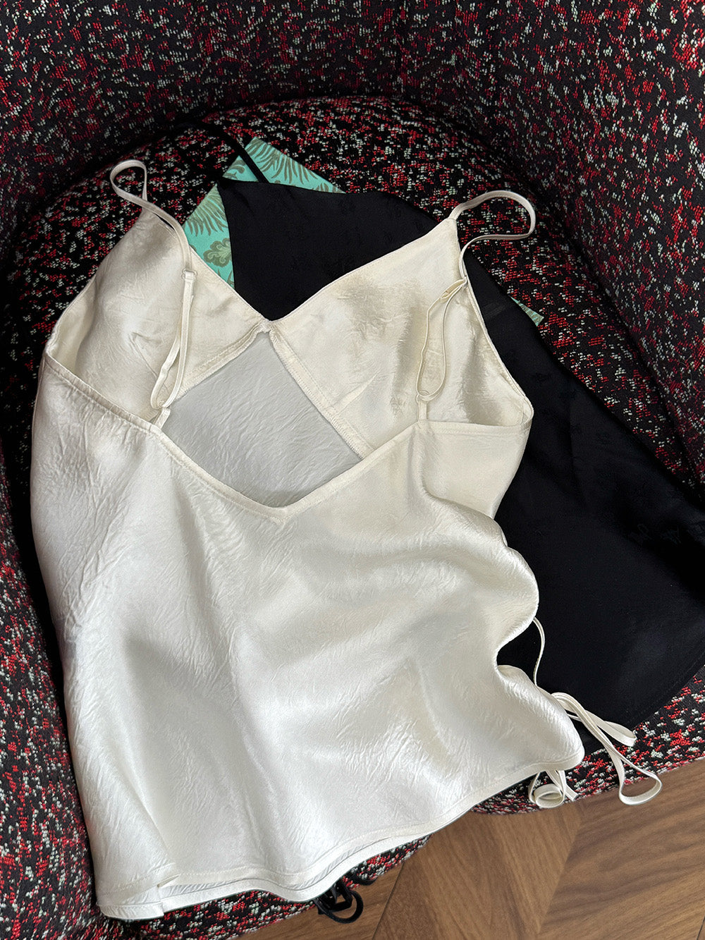 MUKZIN“Capsule Collection”Sexy and slimming camisole pajamas, suitable for outdoor wear