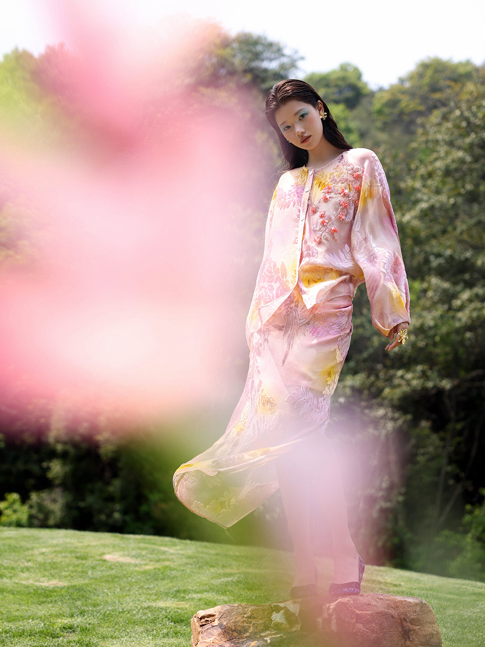 MUKZIN×Flourishing Blooms New Chinese-style intangible cultural heritage Hami hand-embroidered silk skirt with floral patterns