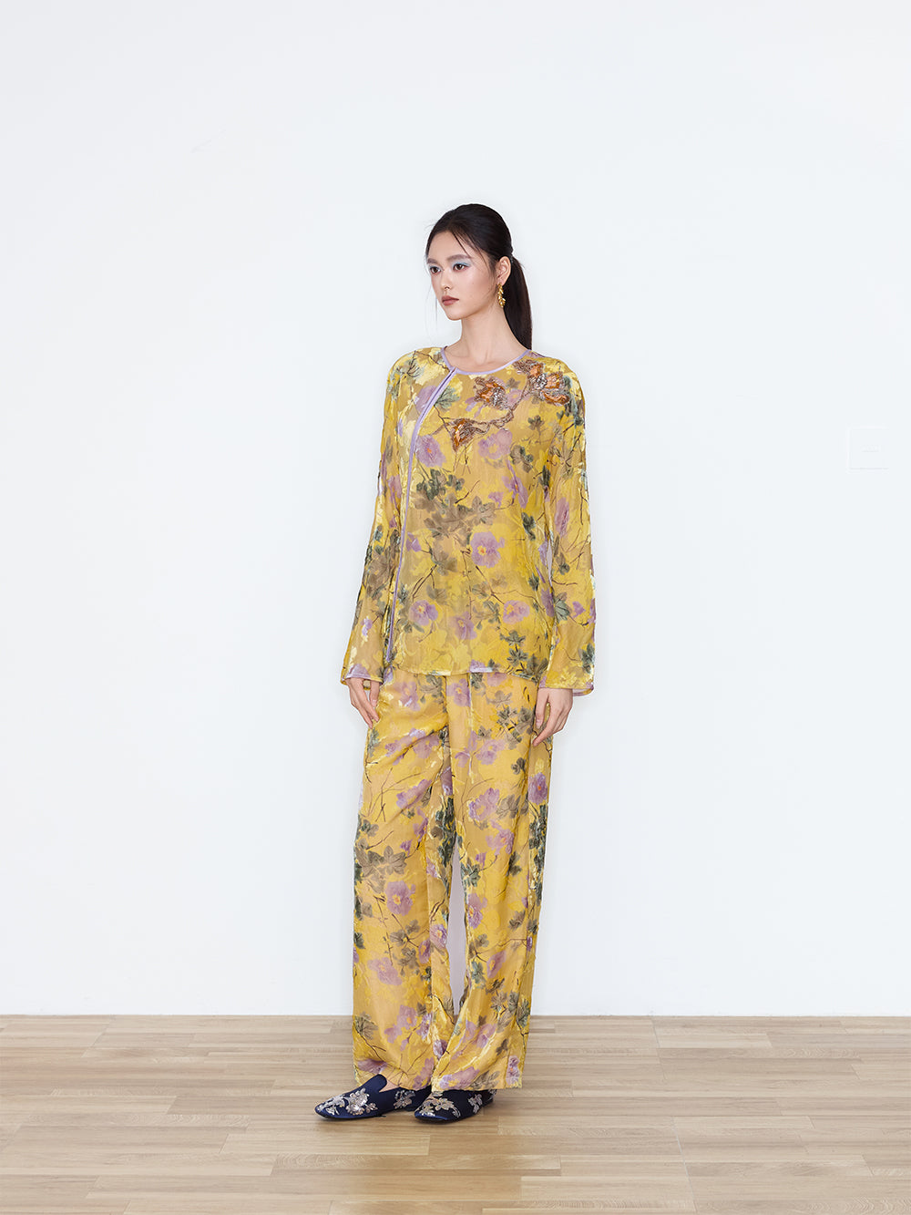 MUKZIN×Capsule Collection New Chinese-Style Embroidered Silk Trouser Set