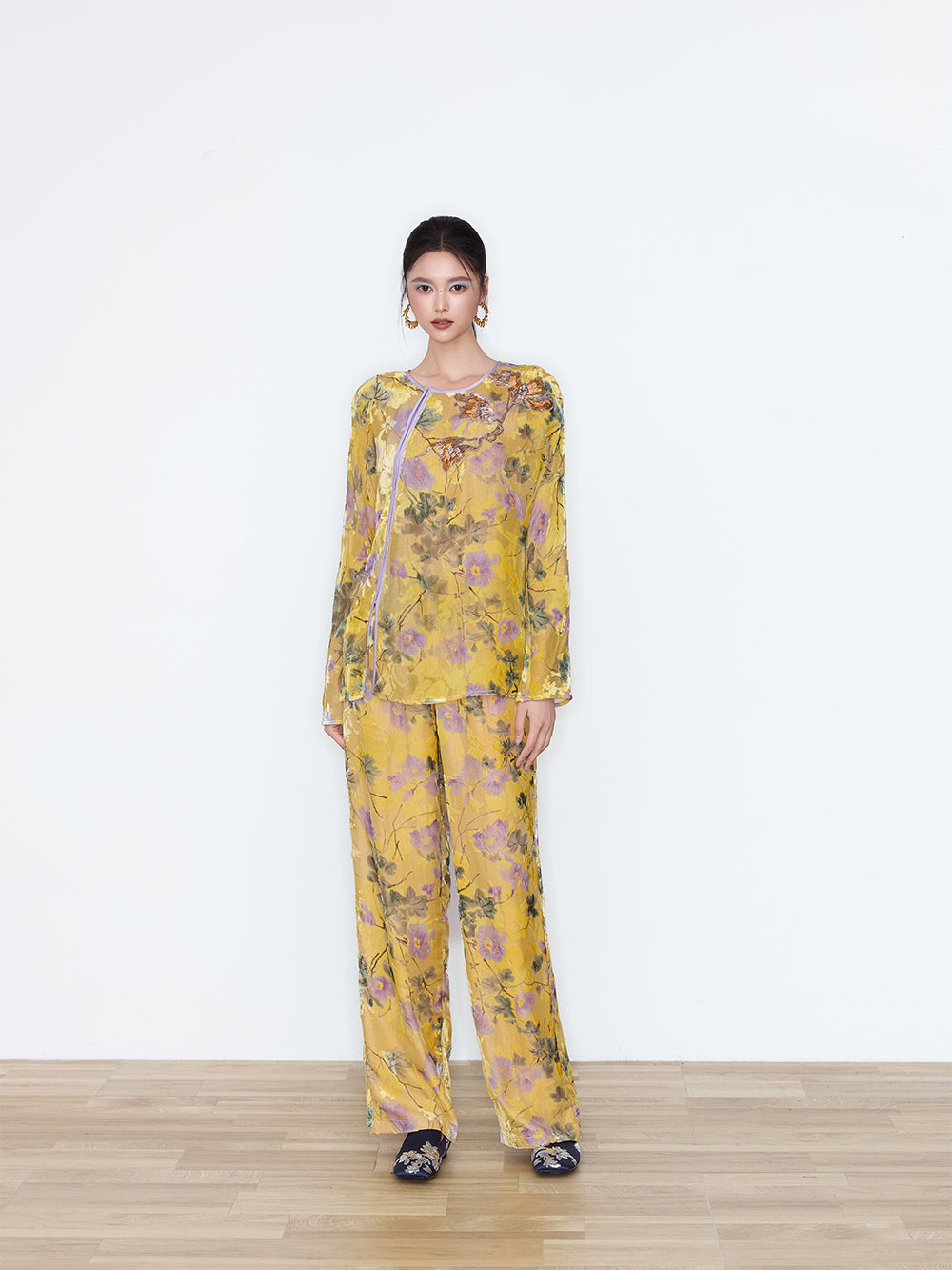 MUKZIN×Capsule Collection New Chinese-Style Silk Top with Intangible Cultural Heritage Embroidery