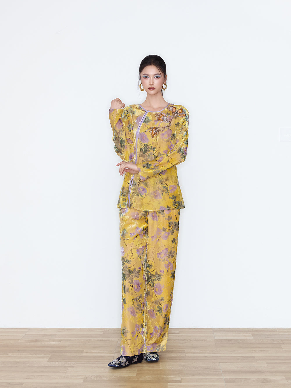 MUKZIN×Capsule Collection New Chinese-Style Embroidered Silk Trouser Set
