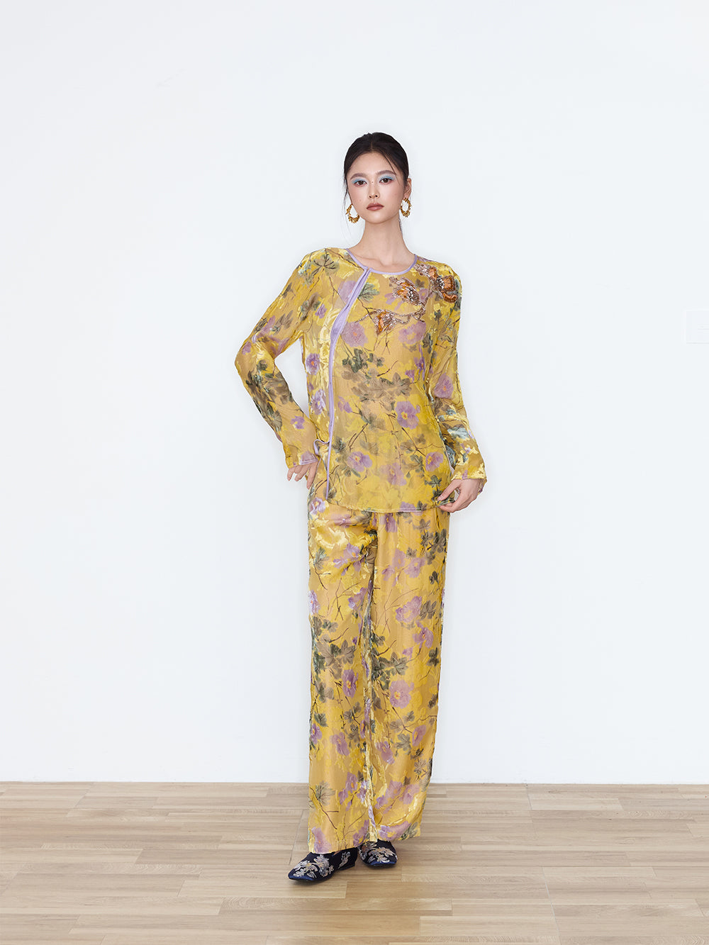 MUKZIN×Capsule Collection New Chinese-Style Silk Top with Intangible Cultural Heritage Embroidery
