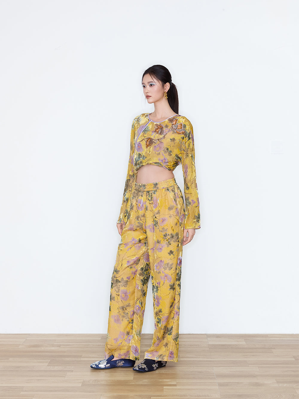 MUKZIN×Capsule Collection New Chinese-Style Silk Top with Intangible Cultural Heritage Embroidery