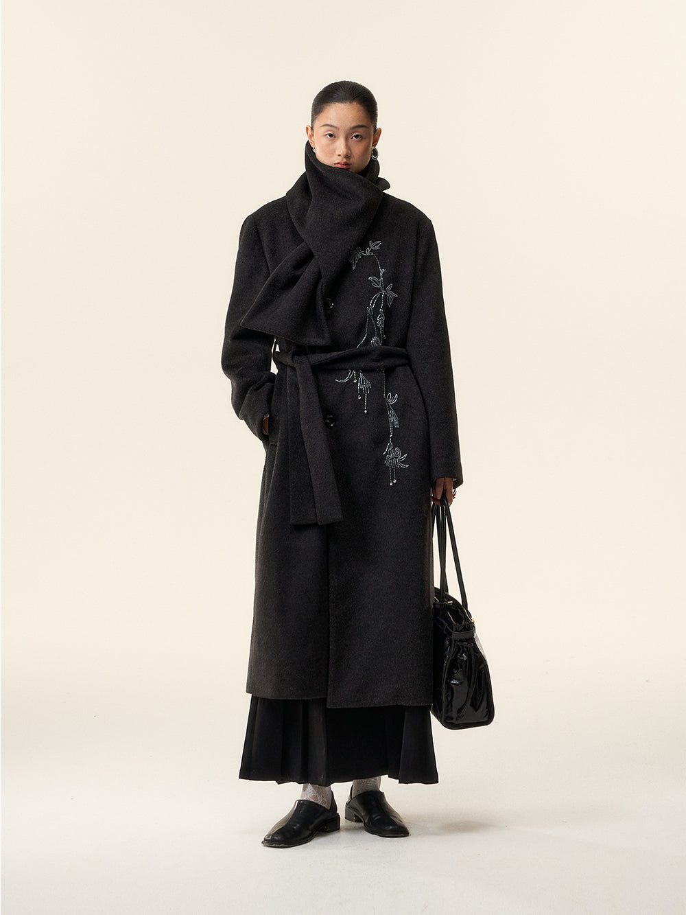 MUKTANK×LOUMUTAKU Scarf-Accented Beaded Embroidery Coat