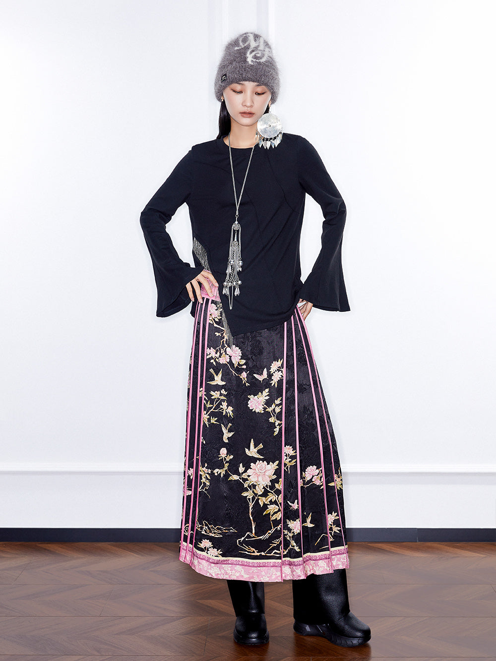 MUKZIN  Linglong “Abundant Flowers”Straight-Leg Pleated Skirt.