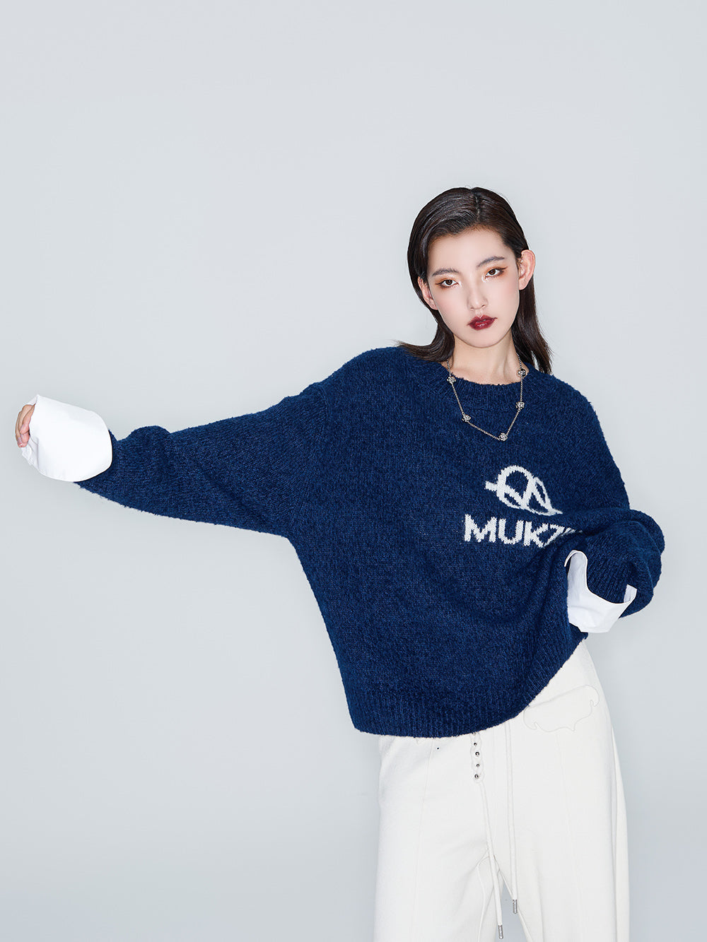 MUKZIN Linglong "Bafang Linglong" detachable Cuffs Crew Neck White Wool Top