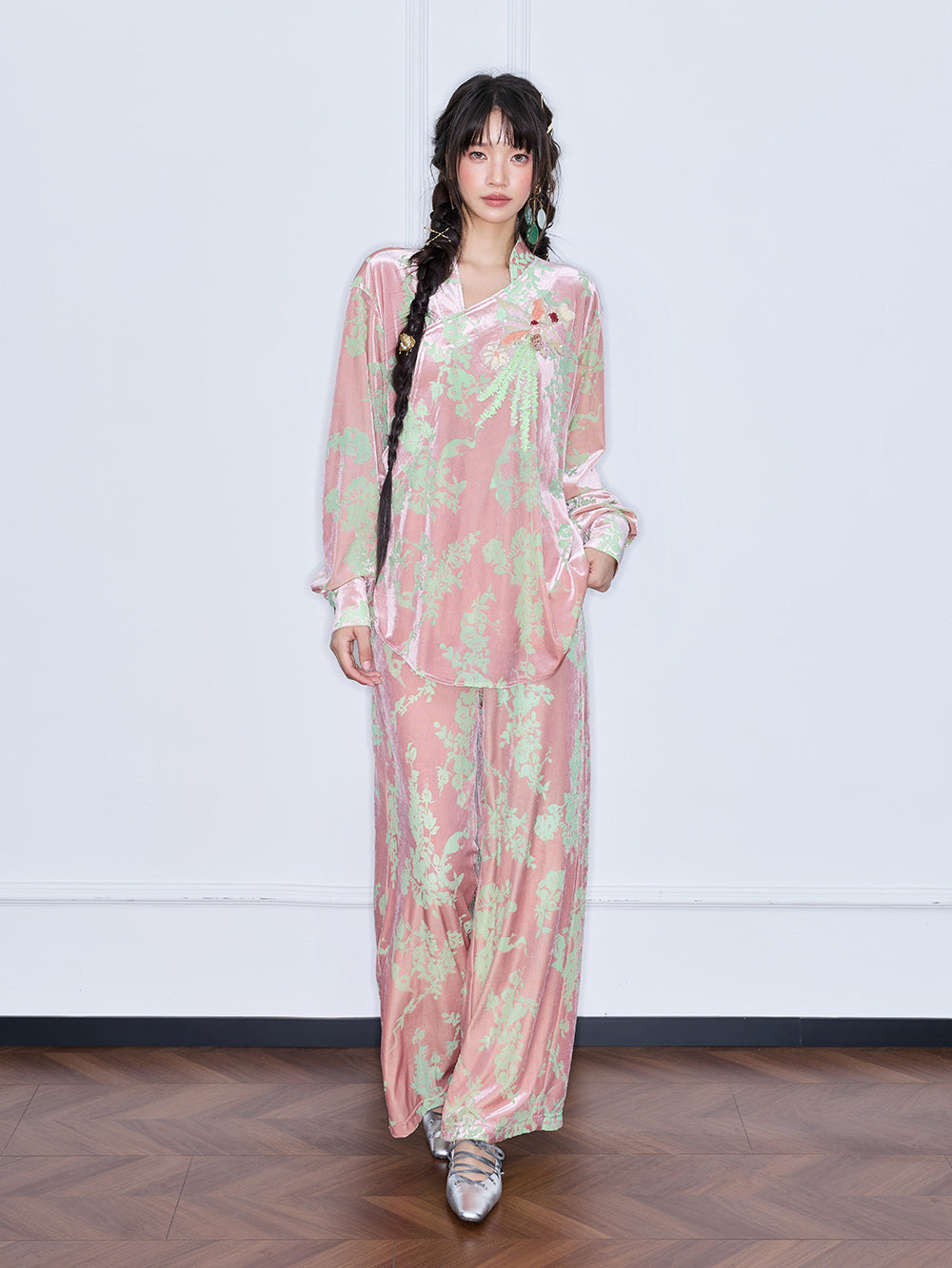 MUKZIN“Capsule Collection”Pink Velvet Chinese-Style Printed Slant-Collar Top