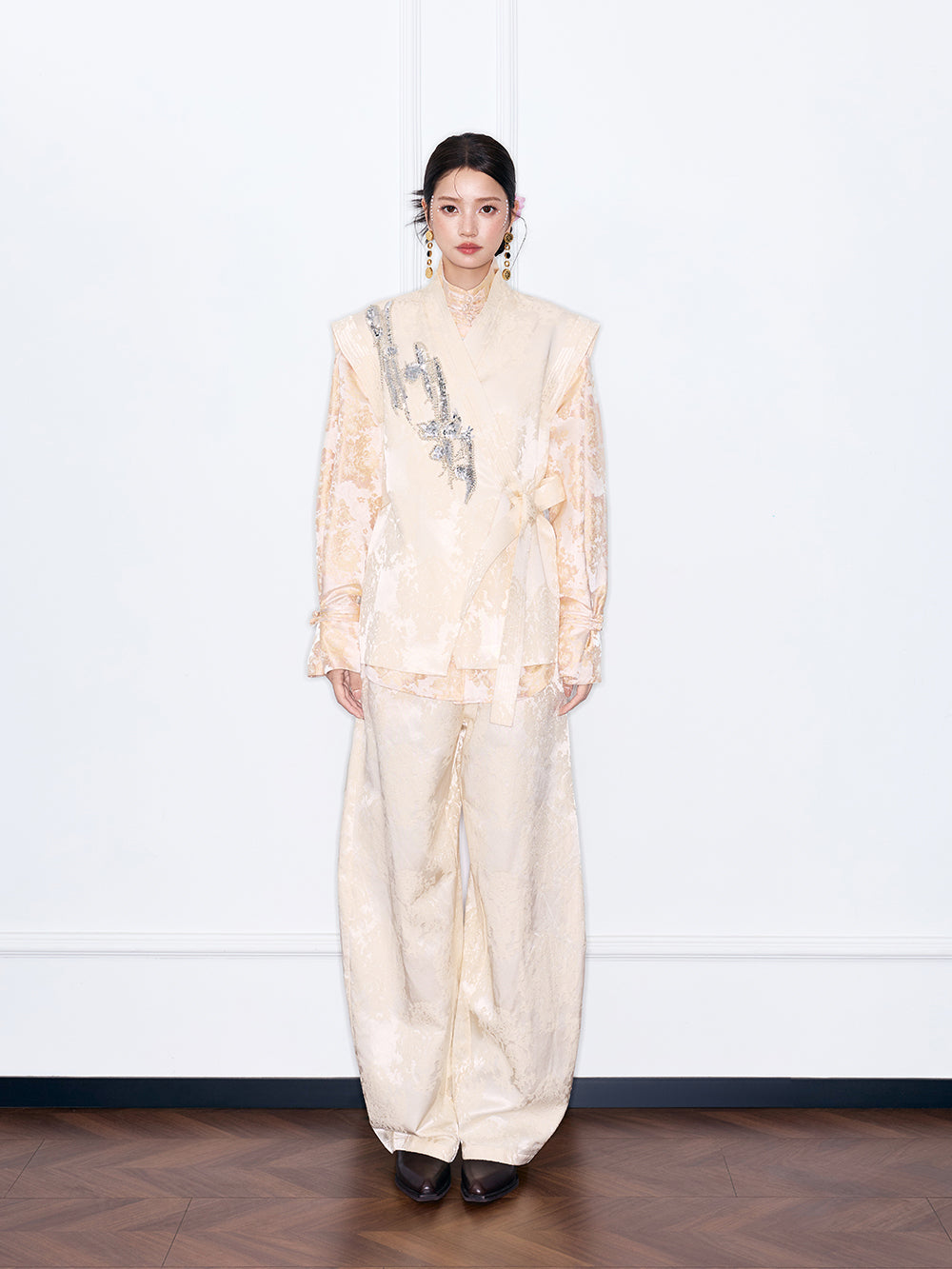 MUKZIN“Night Ballad of Chang'an”Beige Jacquard Wide-Leg Pants | Oriental Satin Balloon Trousers with Elastic Waist