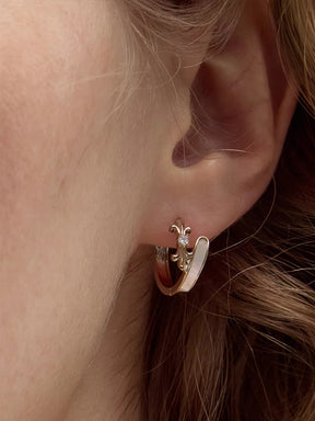 MUKTANK¡ÁSUN HUNTER Mother-of-Pearl Iris Ear Studs