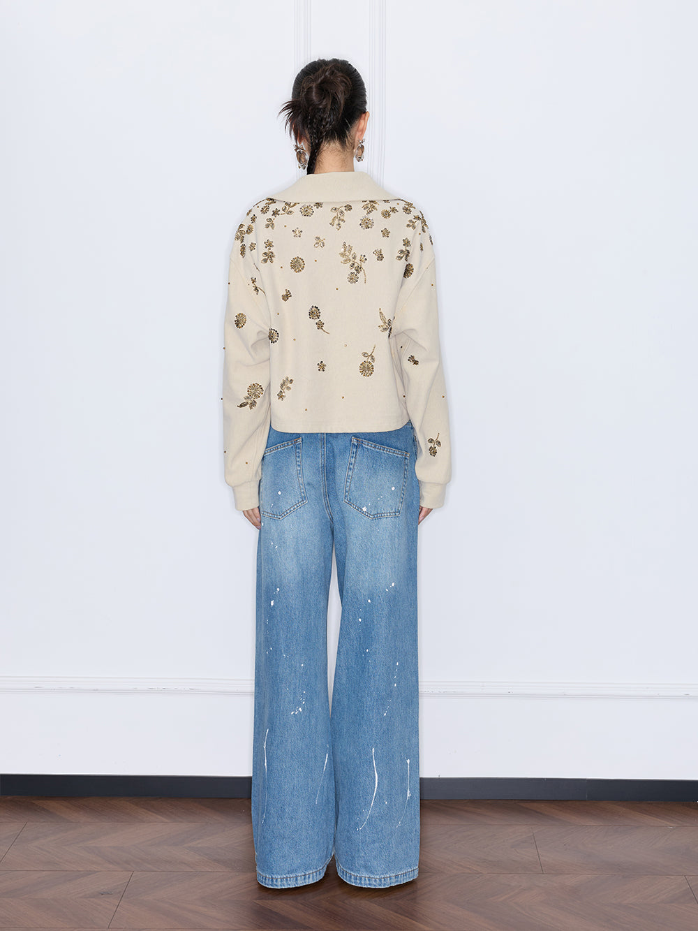 MUKZIN“Capsule Collection”Beige Collared Short Cropped Sweatshirt with Gold Sequin Floral Print