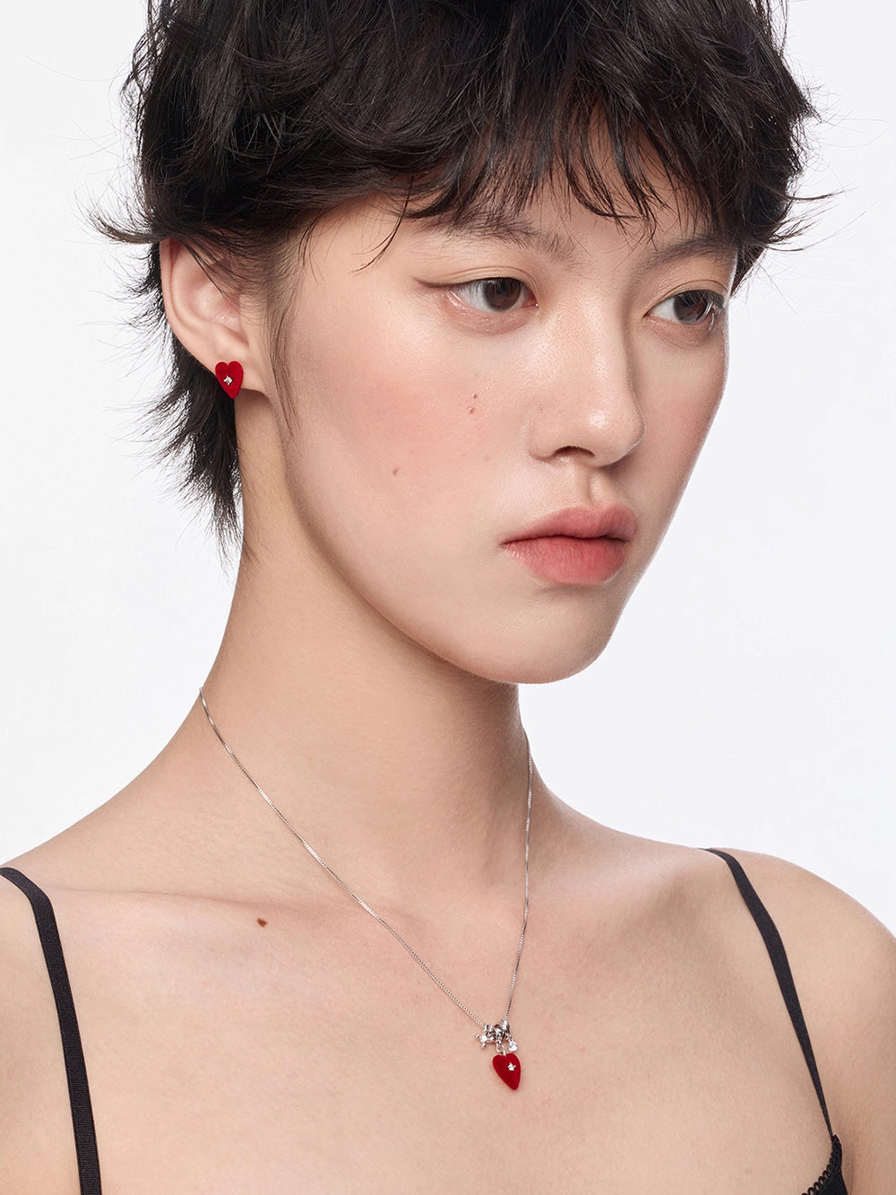 MUKTANK×SUN HUNTER Mini Velvet Heart Stud Earrings