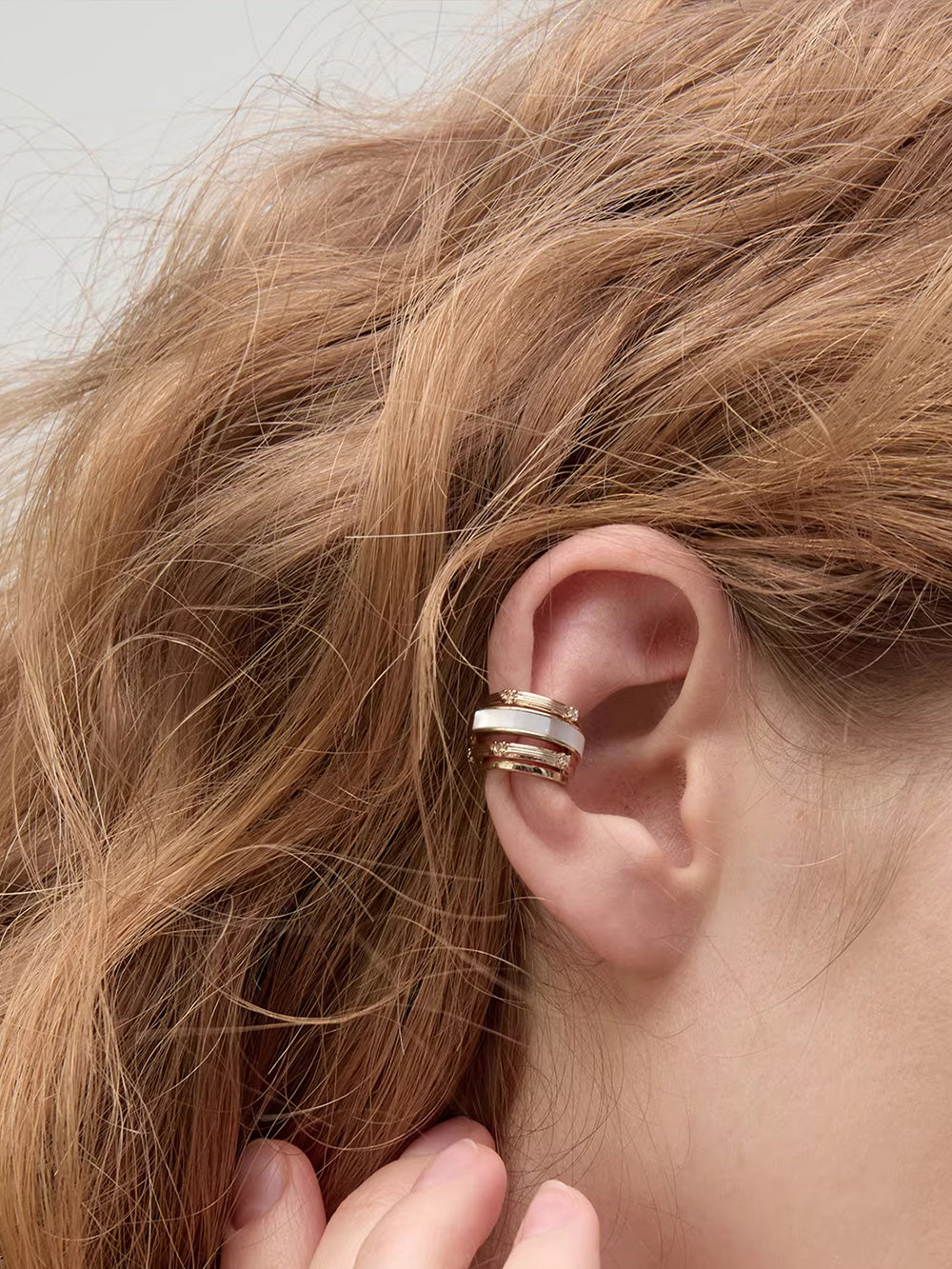 MUKTANK×SUN HUNTER Mother-of-Pearl Iris Four-Ring Ear Cuff