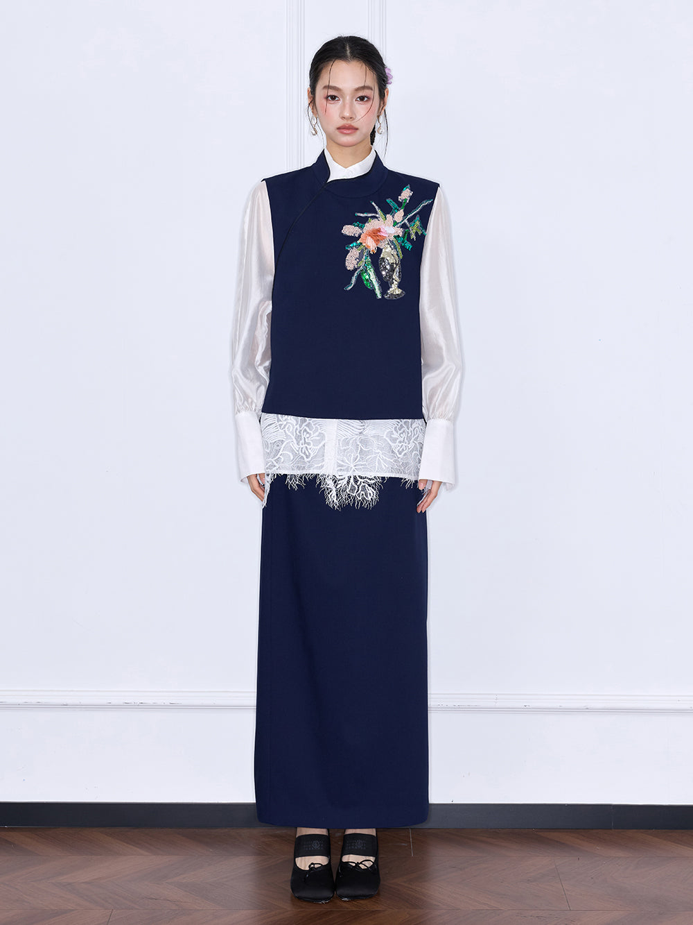 MUKZIN¡°Capsule Collection¡±Navy Chinese Style Vest with Floral Embroidery