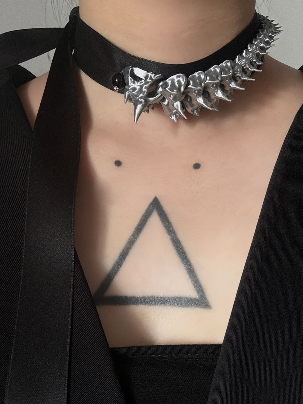 MUKTANK×DARK DREAM Hand-tied necklace with an arrangement of 3D printed bone flower shapes