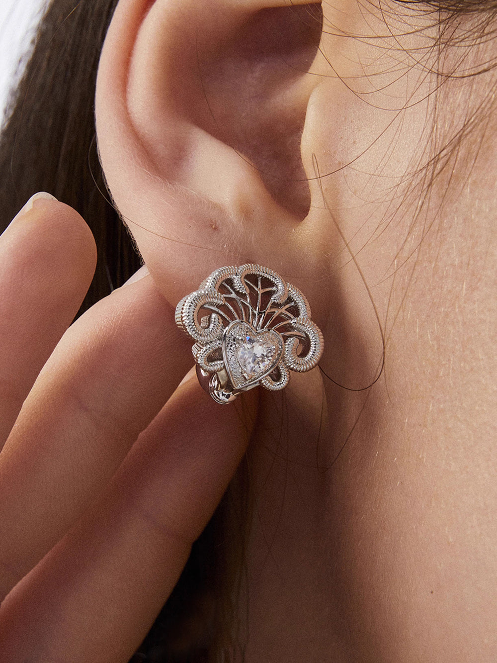 MUKTANK×SUN HUNTERLace key ear cuff