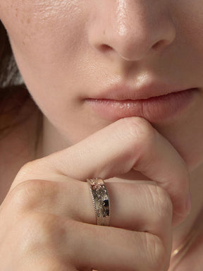 MUKTANK×SUN HUNTER Embossed Iris Flower Wide Band Ring