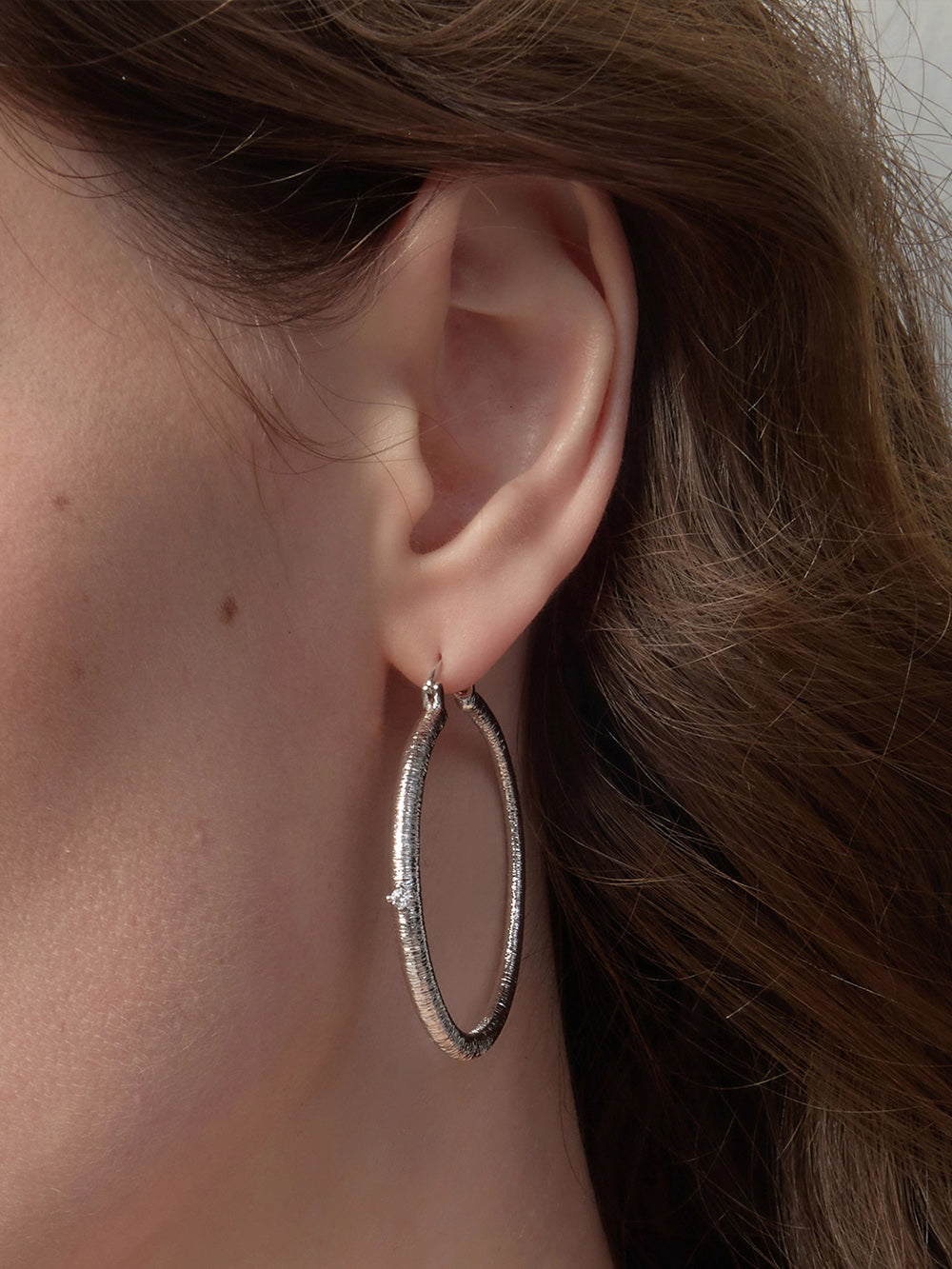 MUKTANK×SUN HUNTER Large-Sized Brushed Huggie Earrings