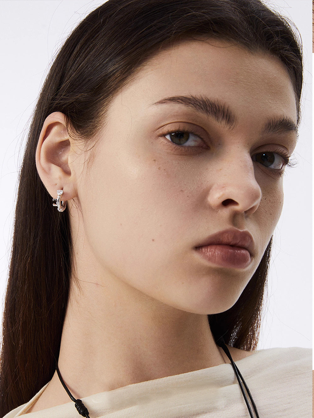 MUKTANK×SUN HUNTERSleek key ear cuff