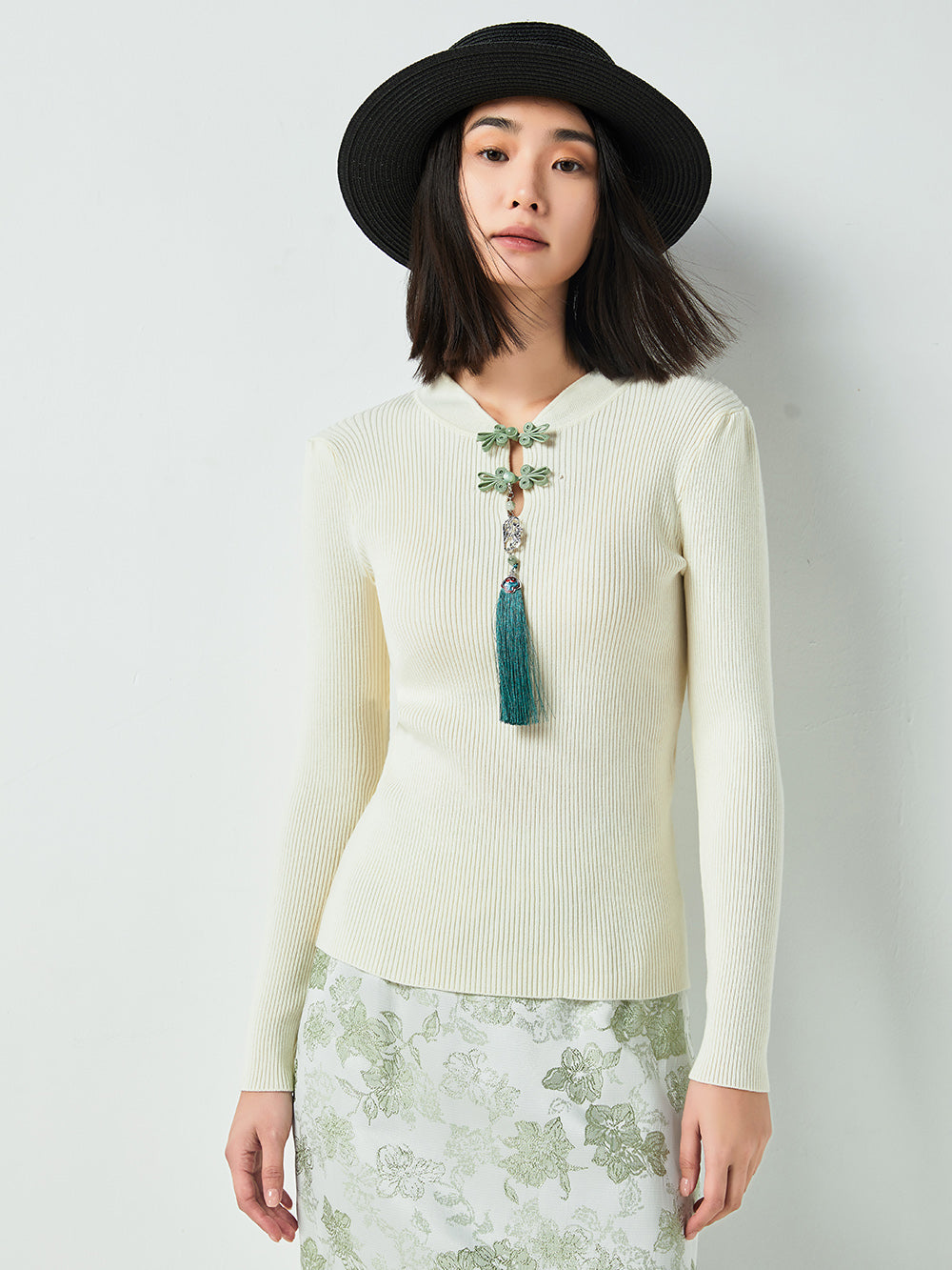 MUKTANK×CUUDICLAB New Chinese Style Knitted Top with Pankou and Tassels