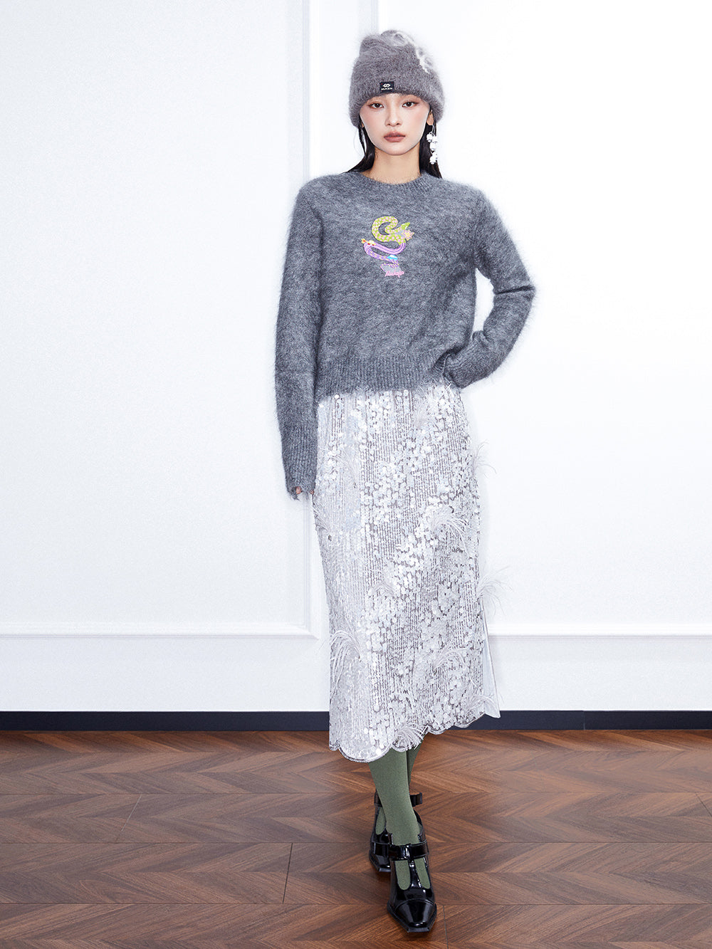 MUKZIN Linglong Long —Snake Embroidery Mohair Blend Sweater (White/Grey)