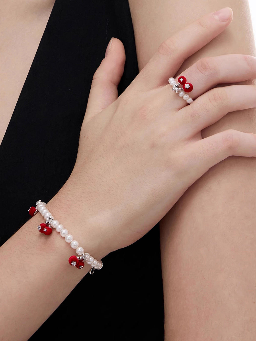 MUKTANK×SUN HUNTER Velvet Cherry Elastic Bracelet