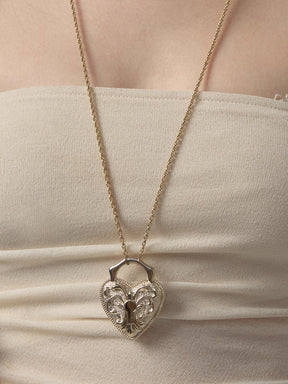 MUKTANK×SUN HUNTER Long Vintage Embossed Heart Necklace