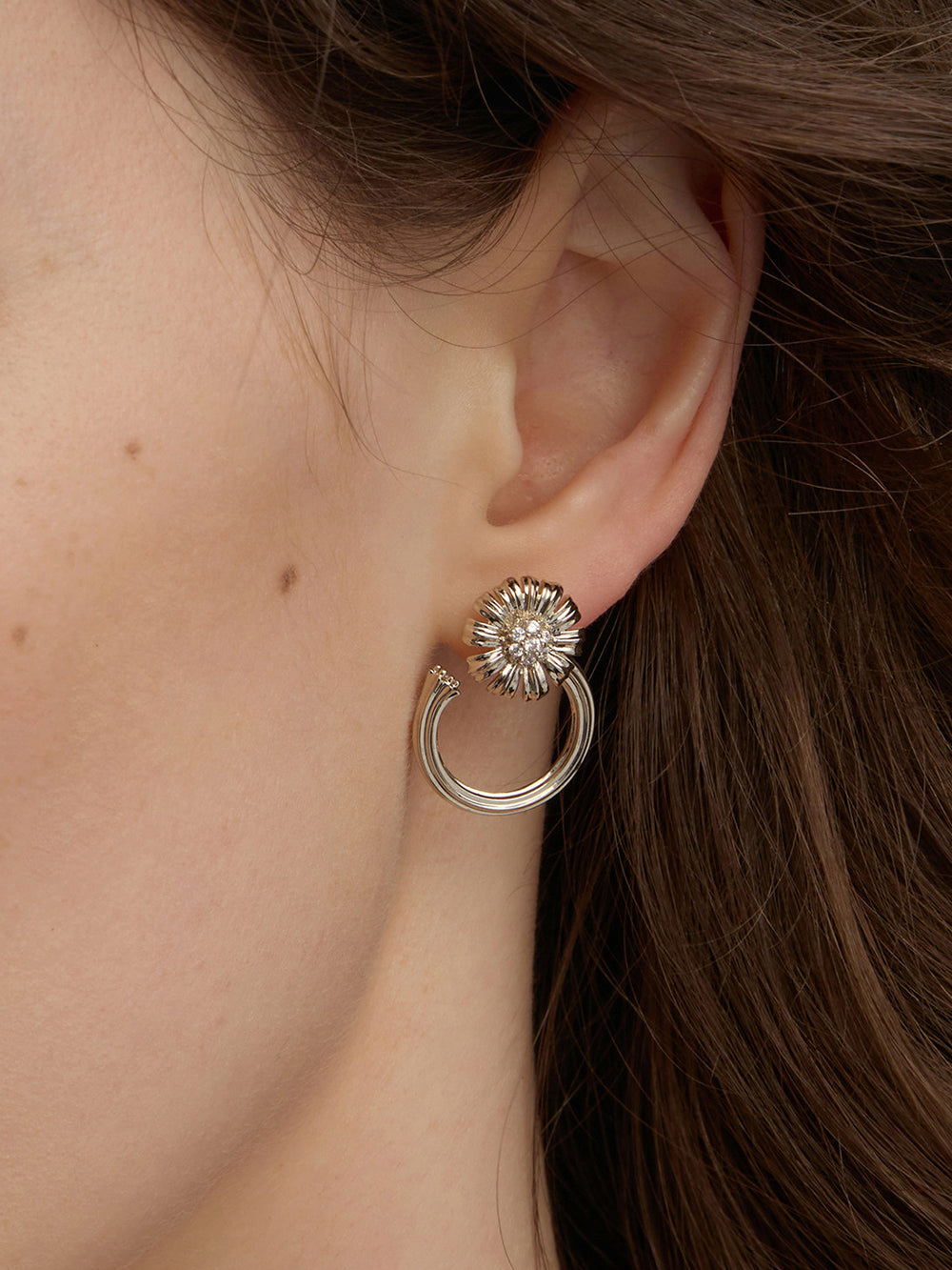 MUKTANK×SUN HUNTER Garden chrysanthemum flower stem earring