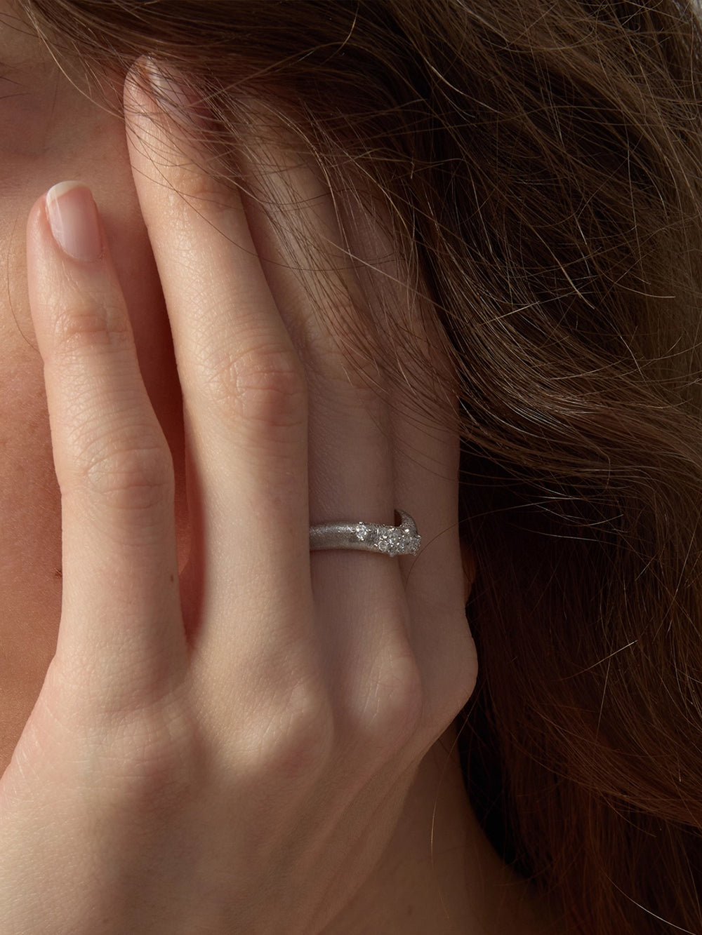 MUKTANK×SUN HUNTER Curved Brushed Diamond-Studded Ring - S925 Silver