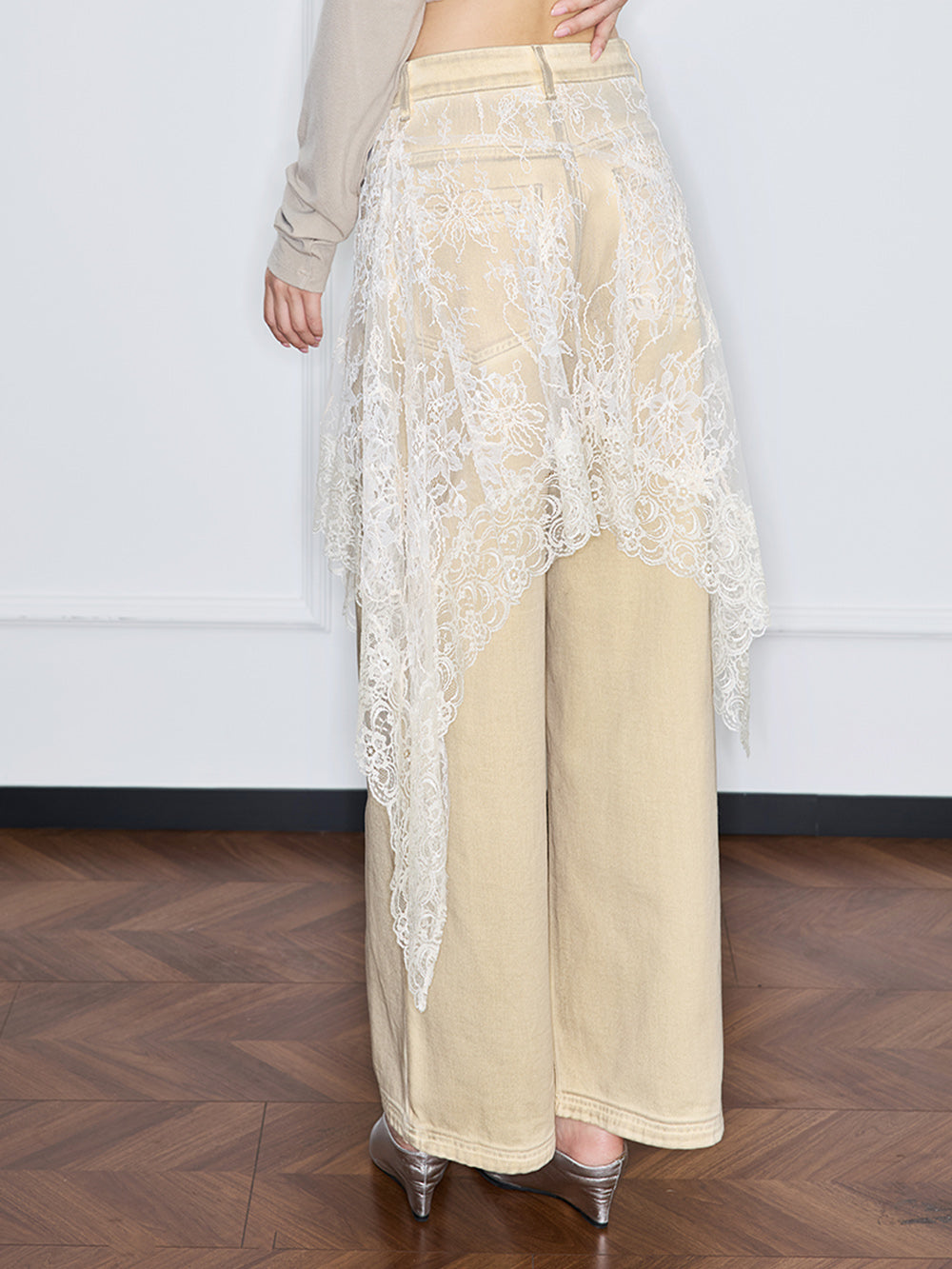 MUKZIN“Realm of Ethereal Mist”Lace Panel Distressed Jeans