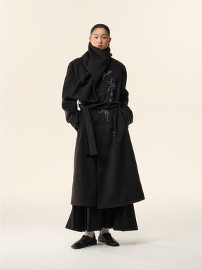 MUKTANK×LOUMUTAKU Scarf-Accented Beaded Embroidery Coat