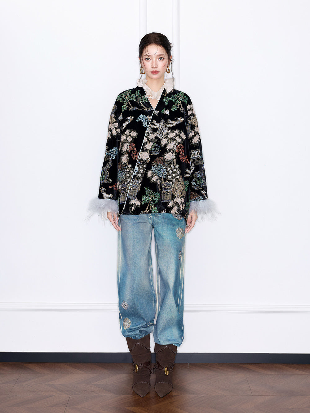 MUKZIN“Capsule Collection”"New Chinese Style Heavy Embroidery Velvet Padded Jacket with Feather Cuffs