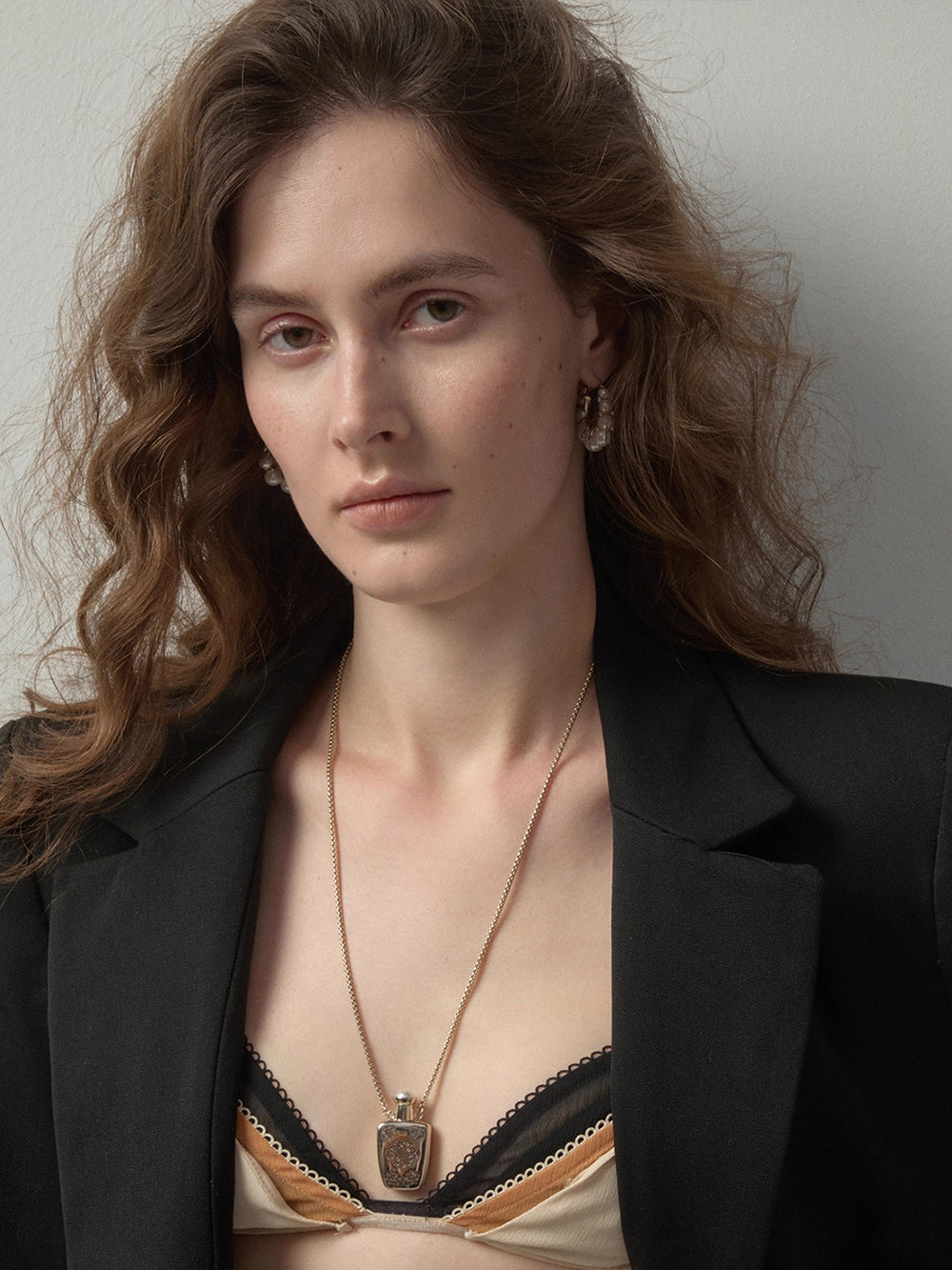 MUKTANK¡ÁSUN HUNTER Iris Carved Flask Necklace