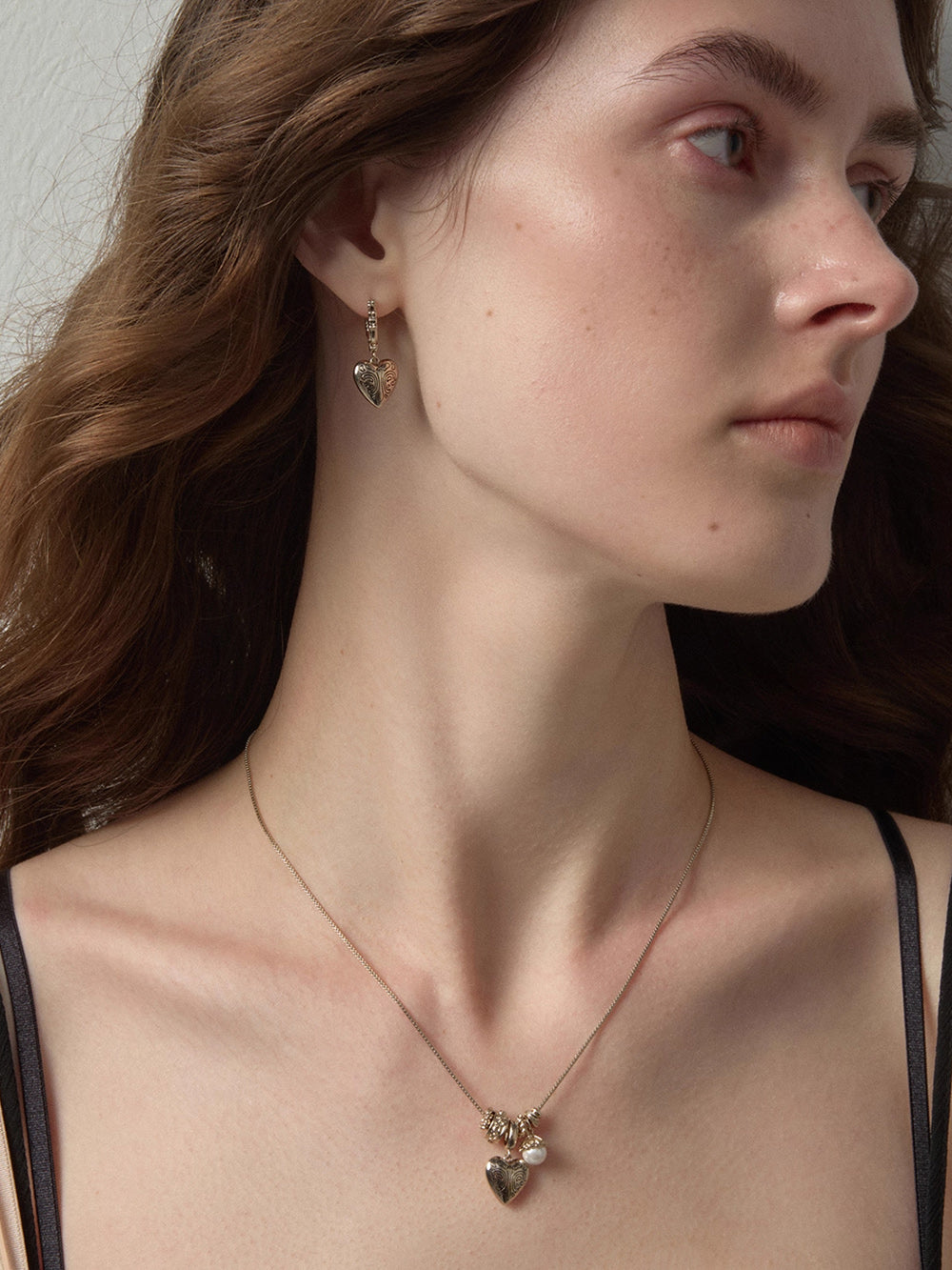 MUKTANK×SUN HUNTER Vintage Heart Carved Ear Cuffs