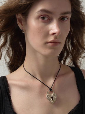 MUKTANK×SUN HUNTER Adjustable Slider Vintage Embossed Heart Necklace