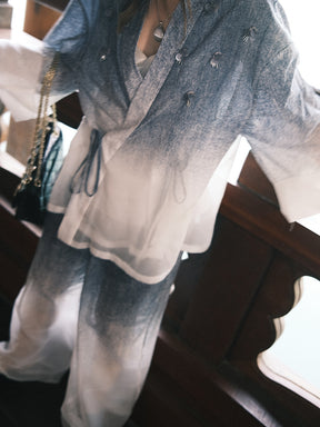 MUKZIN“Capsule Collection”Gradient color V-neck lightweight shirt