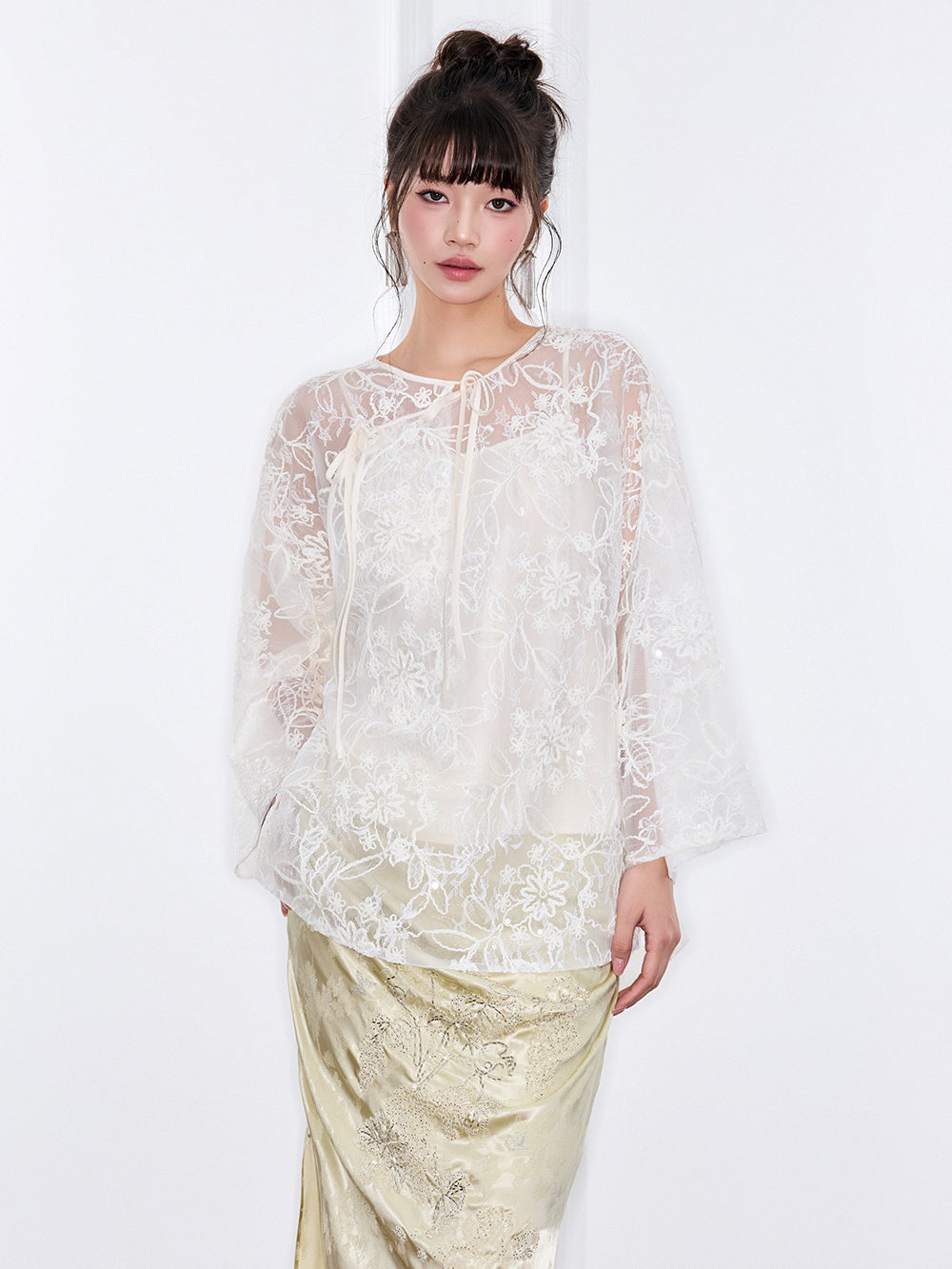 Mukzin "Ode To The New Summer"White Lace Embroidered Loose Top