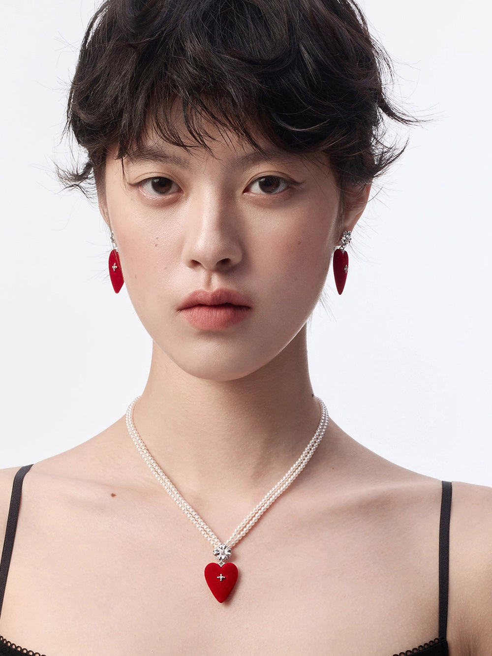 MUKTANK×SUN HUNTER Large-Sized Velvet Heart Floral Crown Dangle Earrings