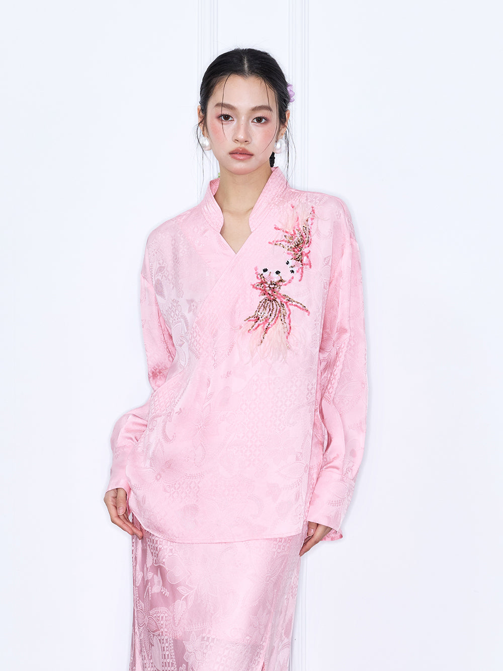 MUKZIN“Capsule Collection”Pink Floral Embroidery Collar Blouse | Oriental Style Long Sleeve Top