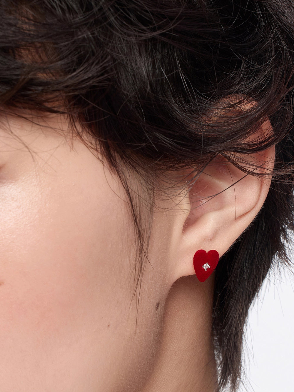 MUKTANK×SUN HUNTER Mini Velvet Heart Stud Earrings